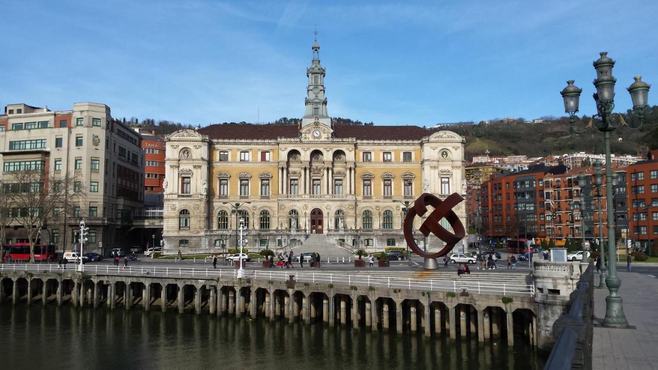 Lux Cityhall + Parking Bilbao Ngoại thất bức ảnh