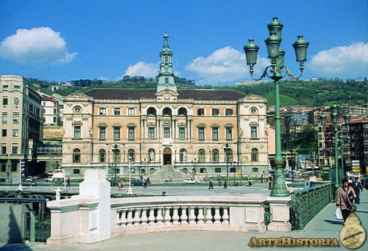 Lux Cityhall + Parking Bilbao Ngoại thất bức ảnh
